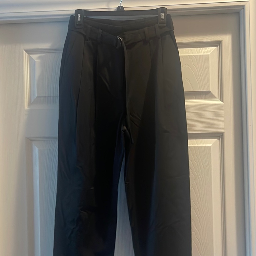 High waisted dress ankle pant with cuffed bottom and belt
